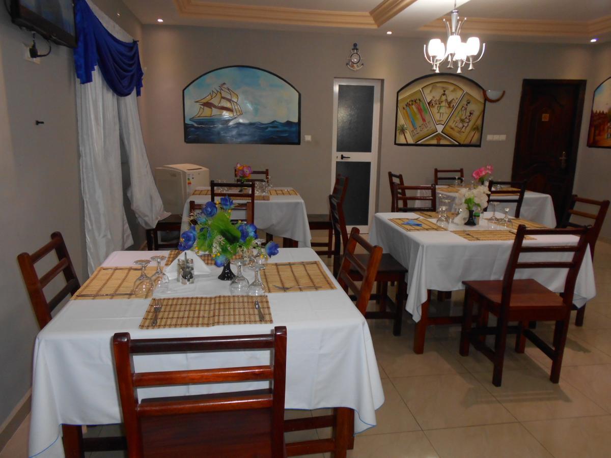 Agla Hotel Lomé Extérieur photo